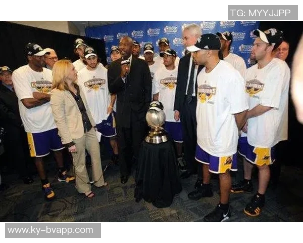 弗莱回忆西决往事：防守奥多姆却被他一句话打击信心